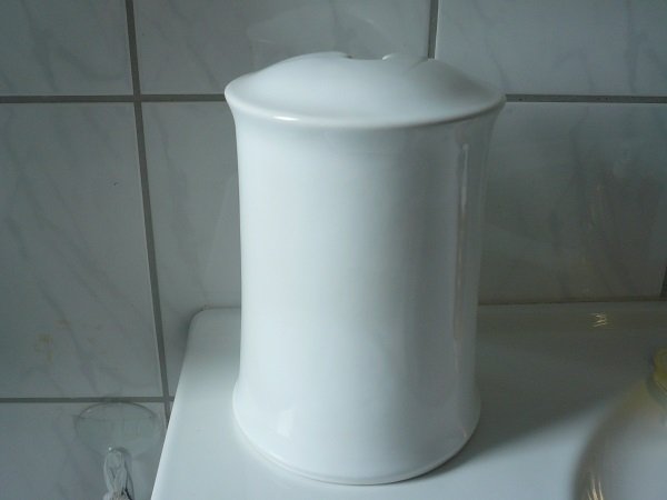 Toilettenbürstengarnitur aus Keramik Dekor weiß hergestellt in Deutschland